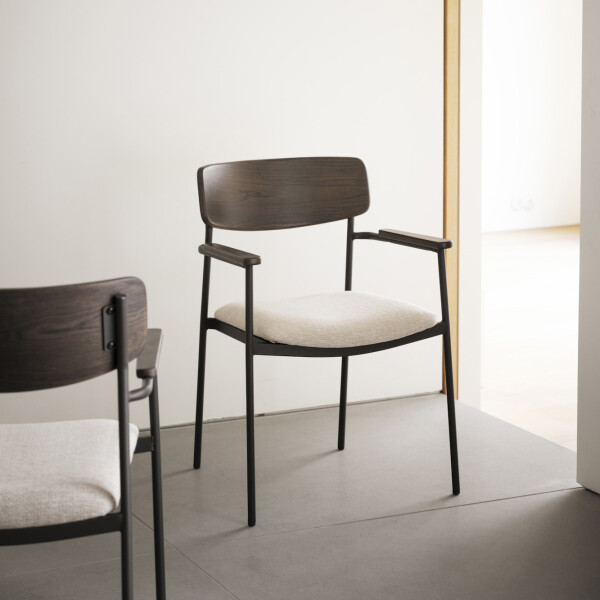 Rowico Maymont armchair dark oak interior kuva