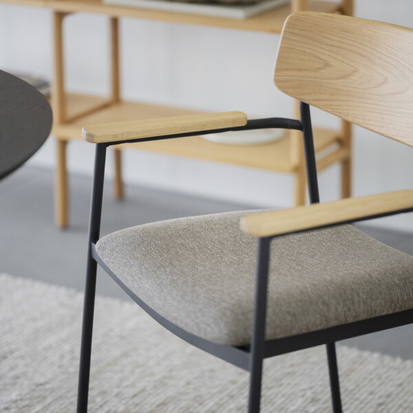 Rowico Maymont armchair oak interior kuva