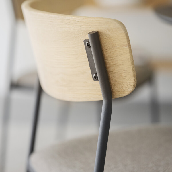 Rowico Maymont chair oak detail image