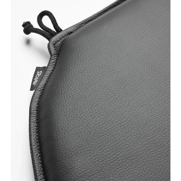 Stolab Lilla Aland Cushion Sorensen Ultra Black 41599 Detail 1 kuva