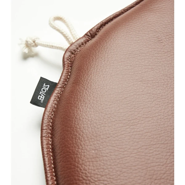 Stolab Lilla Aland Cushion Sorensen Ultra Cognac 41598 Detail 1 kuva