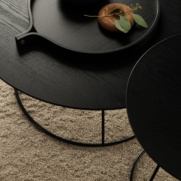 Swedese Breeze black table up kuva