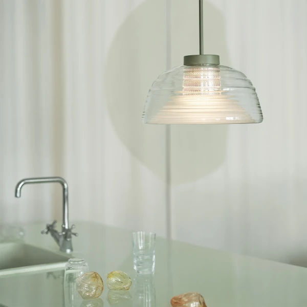 Two layer 37 olive raise glasses clear muuto kuva