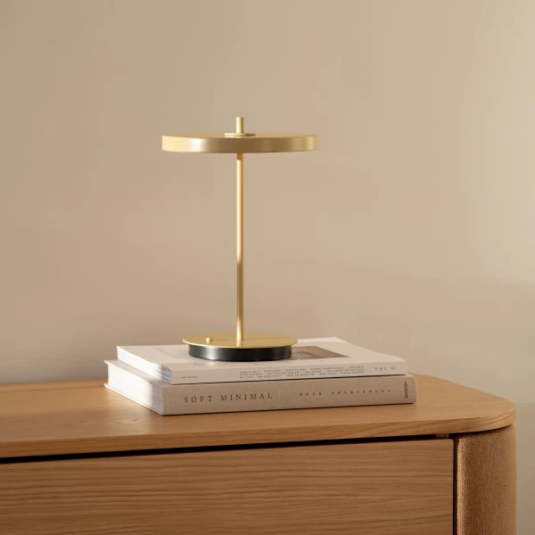 UMAGE lifestyle Asteria Move monochrome butter yellow Treasures dresser oak sugar brown 2 kuva