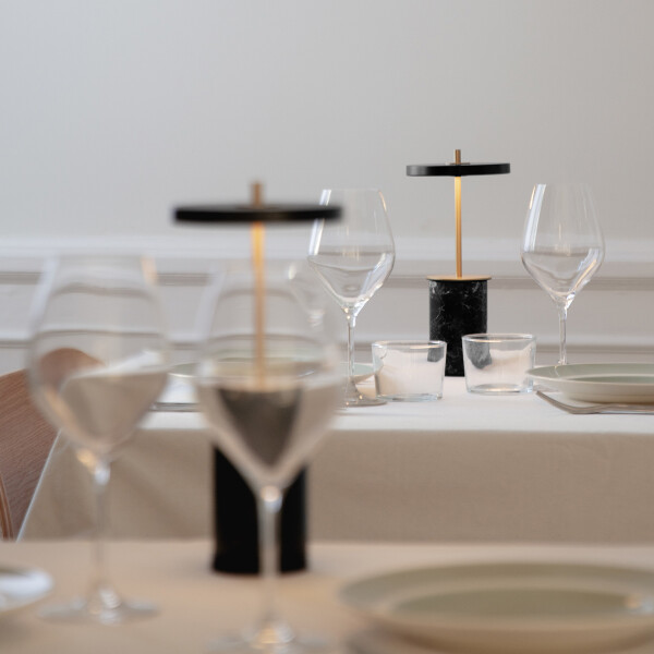 UMAGE lifestyle Asteria Move Mini black marble 1 image