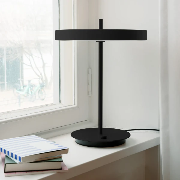 UMAGE lifestyle Asteria table lamp black black base 1 kuva
