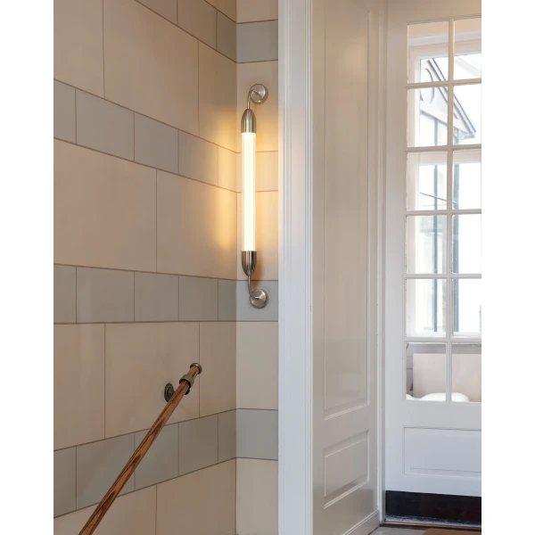 UMAGE lifestyle Lemon Squeeze wall lamp long single plated brass kuva