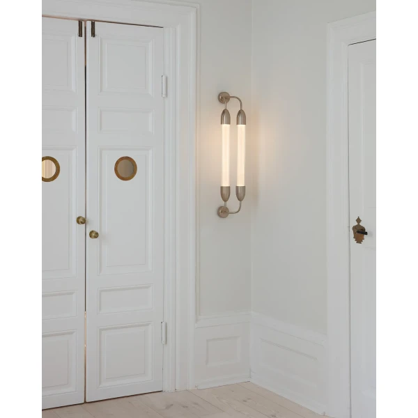 UMAGE lifestyle Lemon Squeeze wall lamp short double plated brass kuva