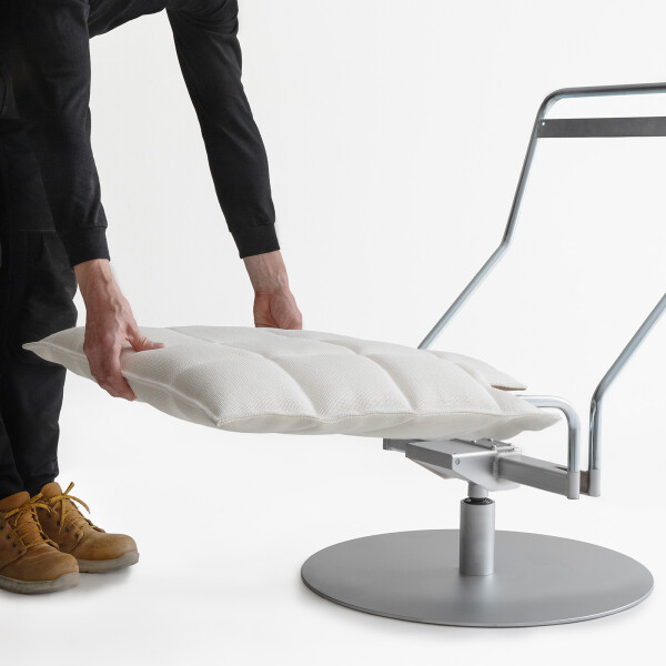 Woodnotes Replacement covers narrow swivel k chair with plate seat cover change kuva