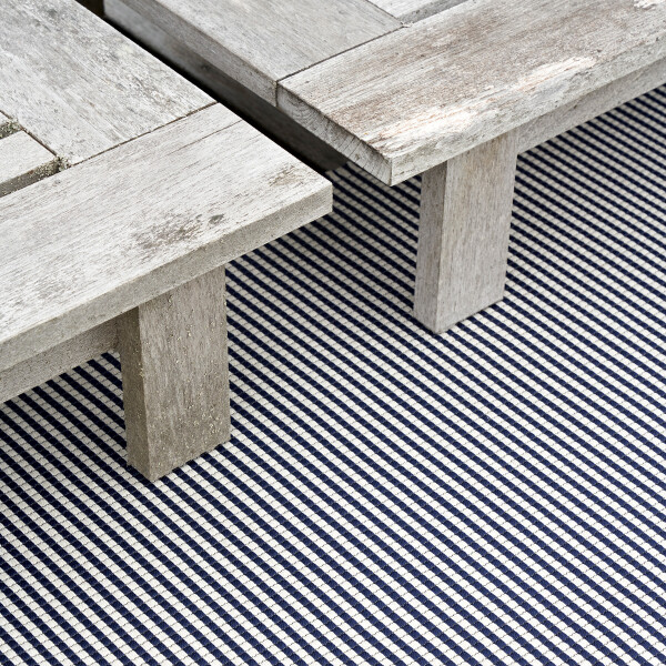 Woodnotes River navy blue light sand kuva