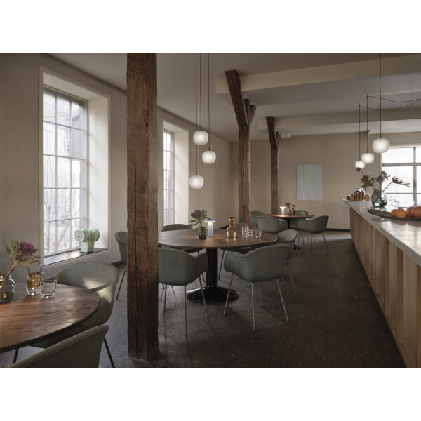 muuto midst table dark oiled oak black 160 lifestyle kuva