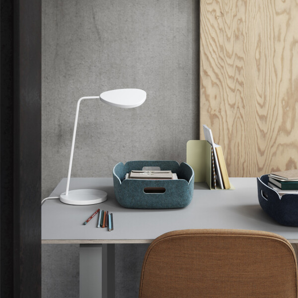 muuto restore tray desk image