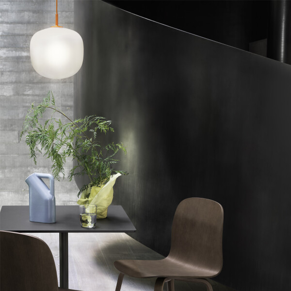 muuto rime pendant 25 orange lifestyle kuva