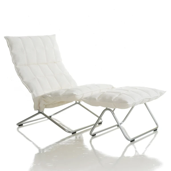 wide k chair and 46011 wide k ottoman with tubular feet upholstery Sand white Woodnotes kuva